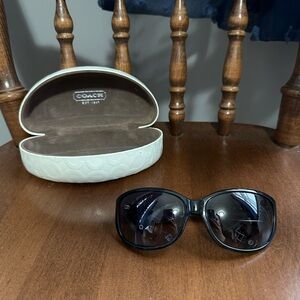 Coach Devin S825 black sunglasses with case